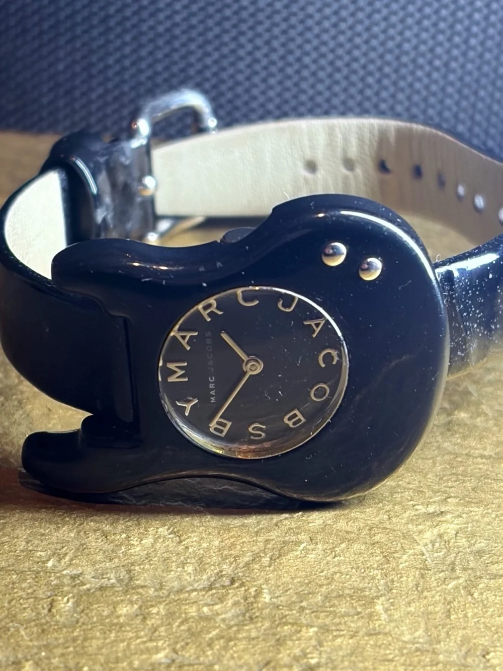 Vintage - Early 2000s Marc Jacobs black watch with patent leather strap - Picture 2 of 6